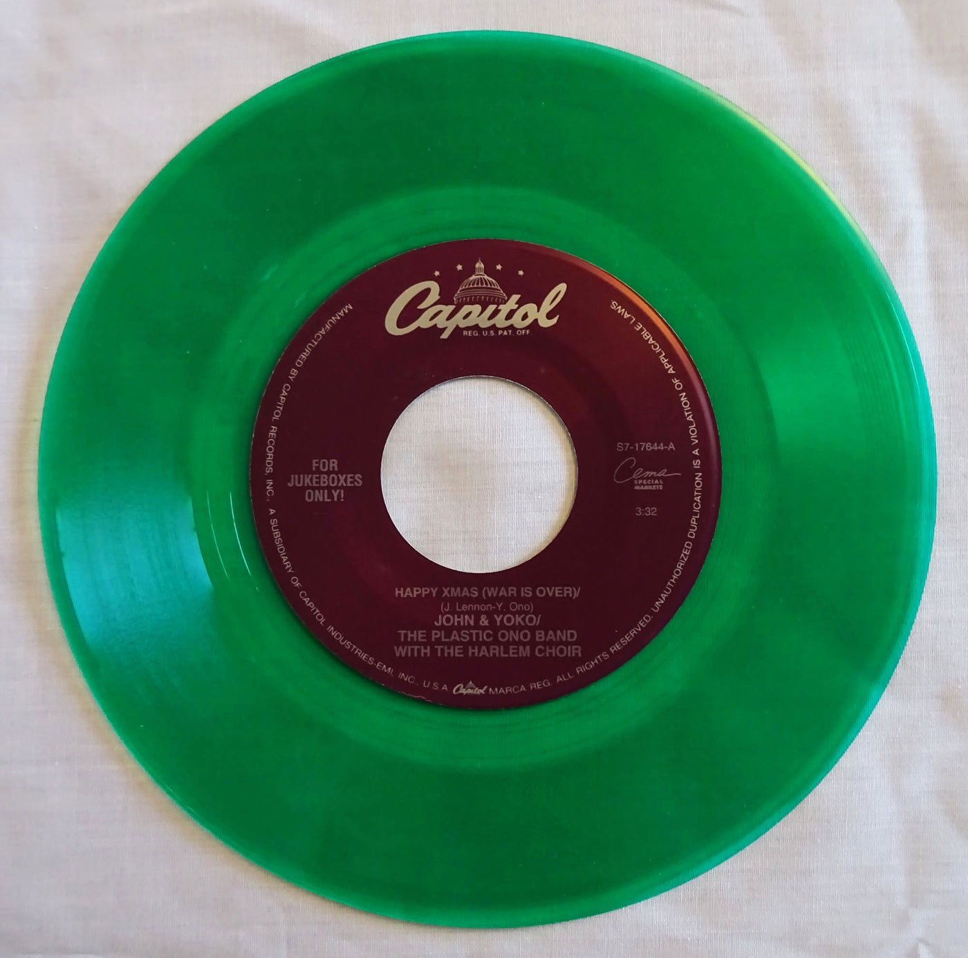 John & Yoko-Plastic Ono Band With Harlem Choir - Happy Xmas (War Is Over)-Listen The Snow Is Falling (Jukebox Green) (1971) Vinyl Single 45rpm S7-17644