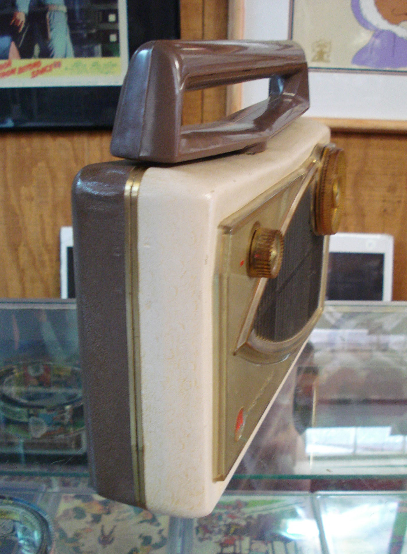 Motorola 5015 Portable Handle Radio 1950s