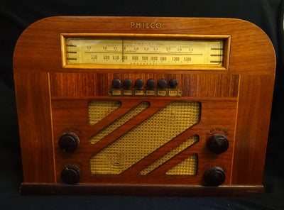 Philco Model 40-135 Blonde Wood Radio 1940