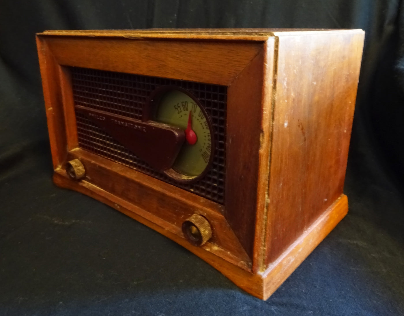 Philco Transitone 'Flying Wedge' R636 42 Model 49-506-121 1940