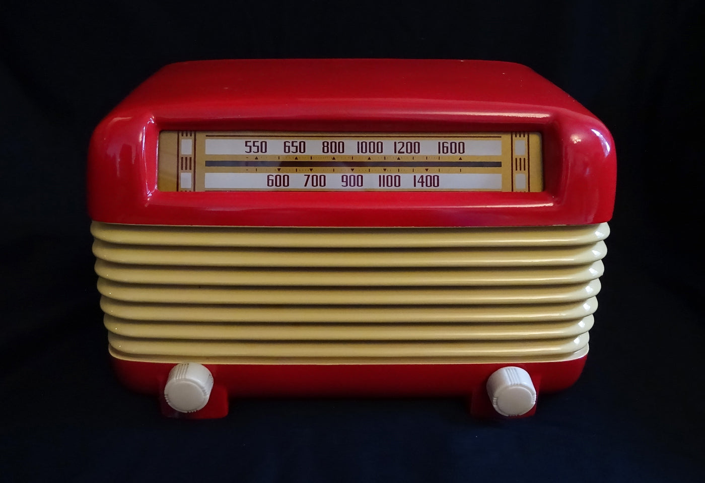 Philco 46-250 Transitone Red-White 1946