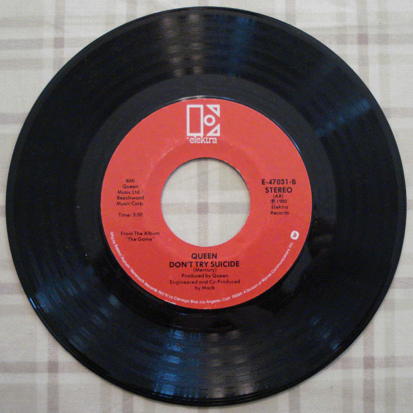 Queen - Another One Bites The Dust-Don't Try Suicide (1980) Vinyl Single 45rpm E-47031