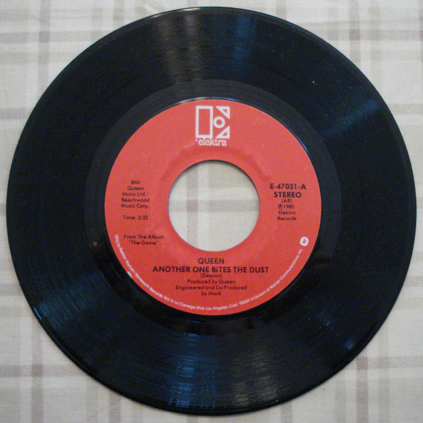 Queen - Another One Bites The Dust-Don't Try Suicide (1980) Vinyl Single 45rpm E-47031