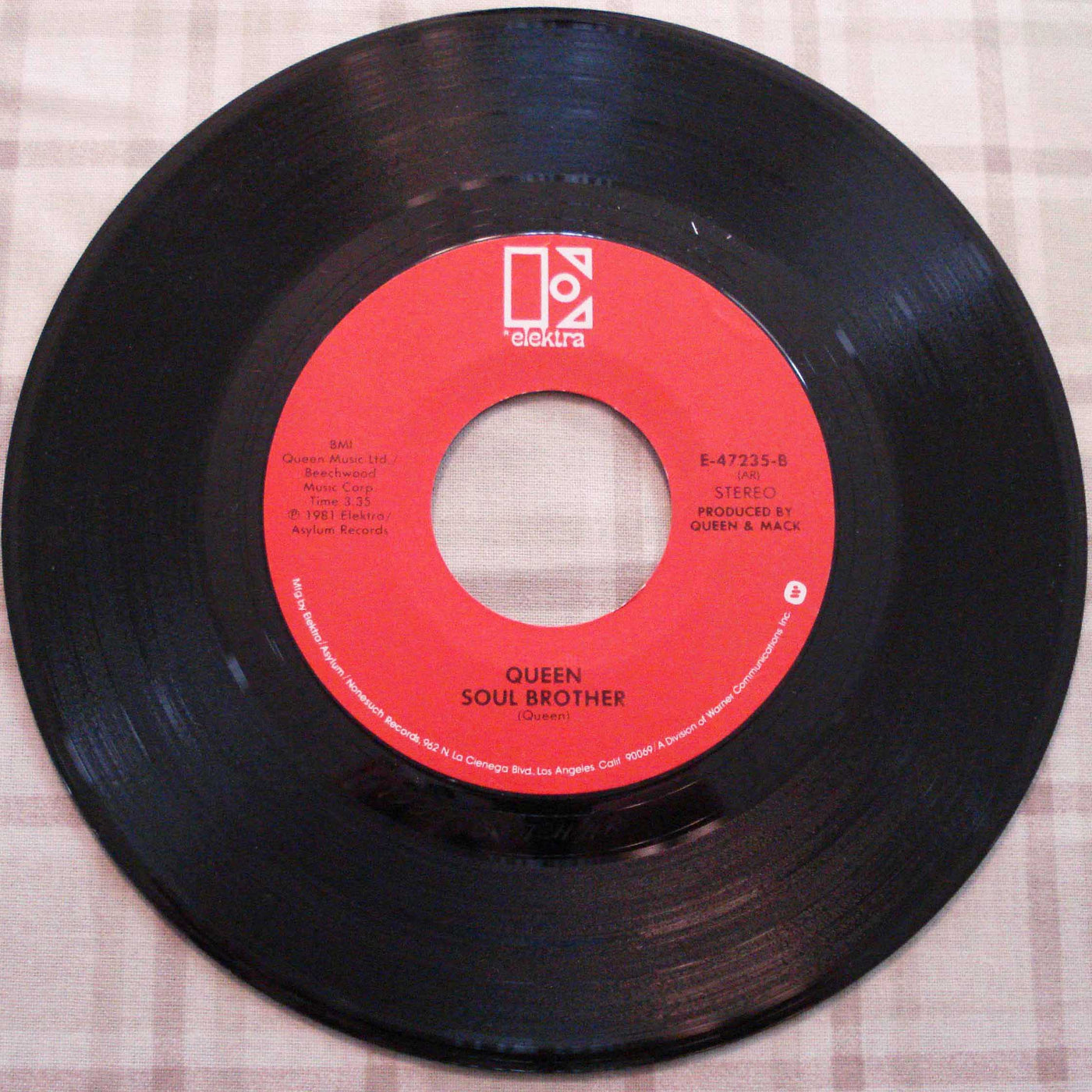 Queen and David Bowie - Under Pressure-Soul Brother (1981) Vinyl Single 45rpm E-47235