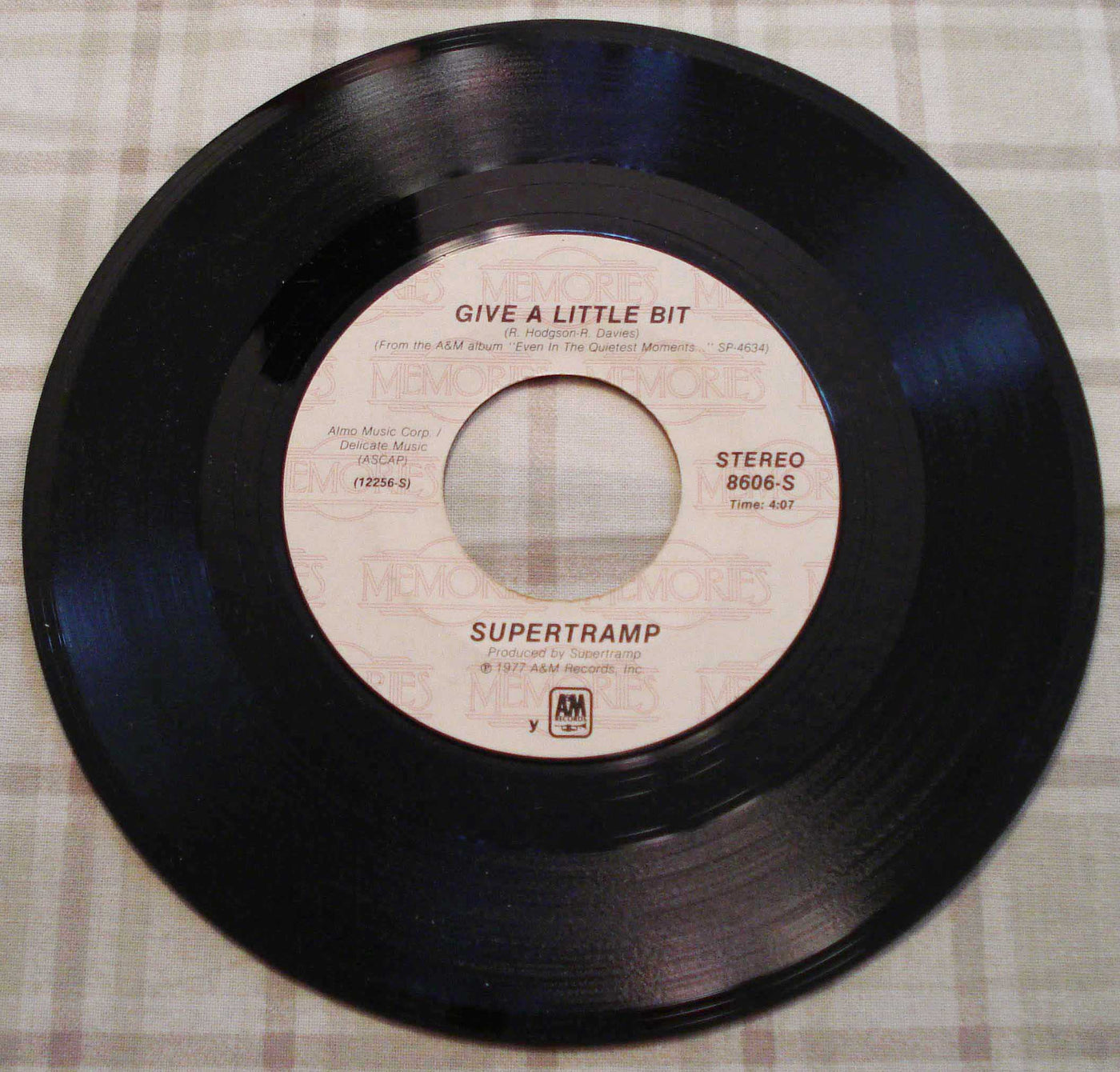 Supertramp - Give A Little Bit-Dreamer (1977) Vinyl Single 45rpm 8606-S